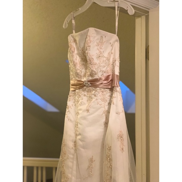 NWT Stunning Alfred Angelo Wedding Gown! - Picture 3 of 11